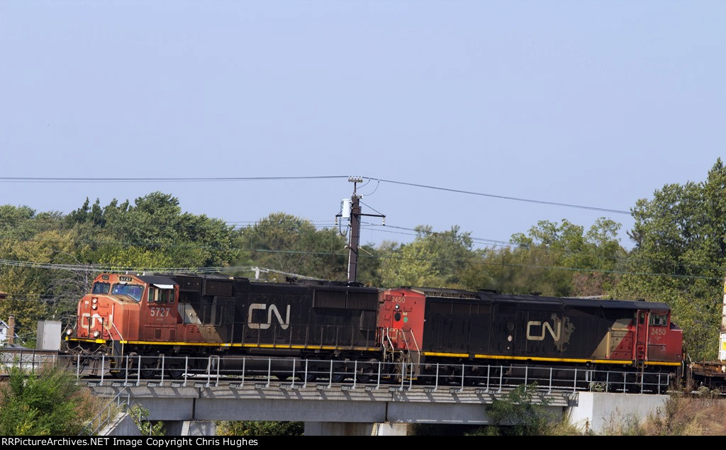 Canadian National 5727 heads westbound at Matteson Illinois